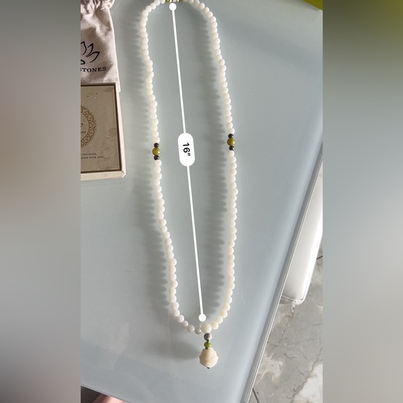 Mala Beads and Bracelet | White & Green Jade Set with Box - Picture 2 of 6